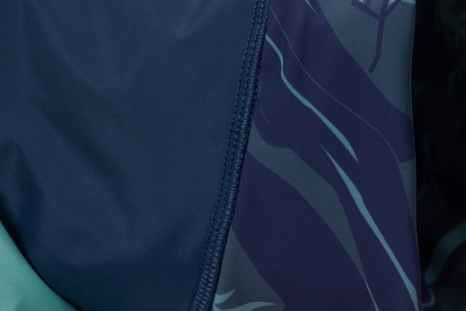 Dirtbag Dog Towel Aurora Teal D20 RUFFWEAR