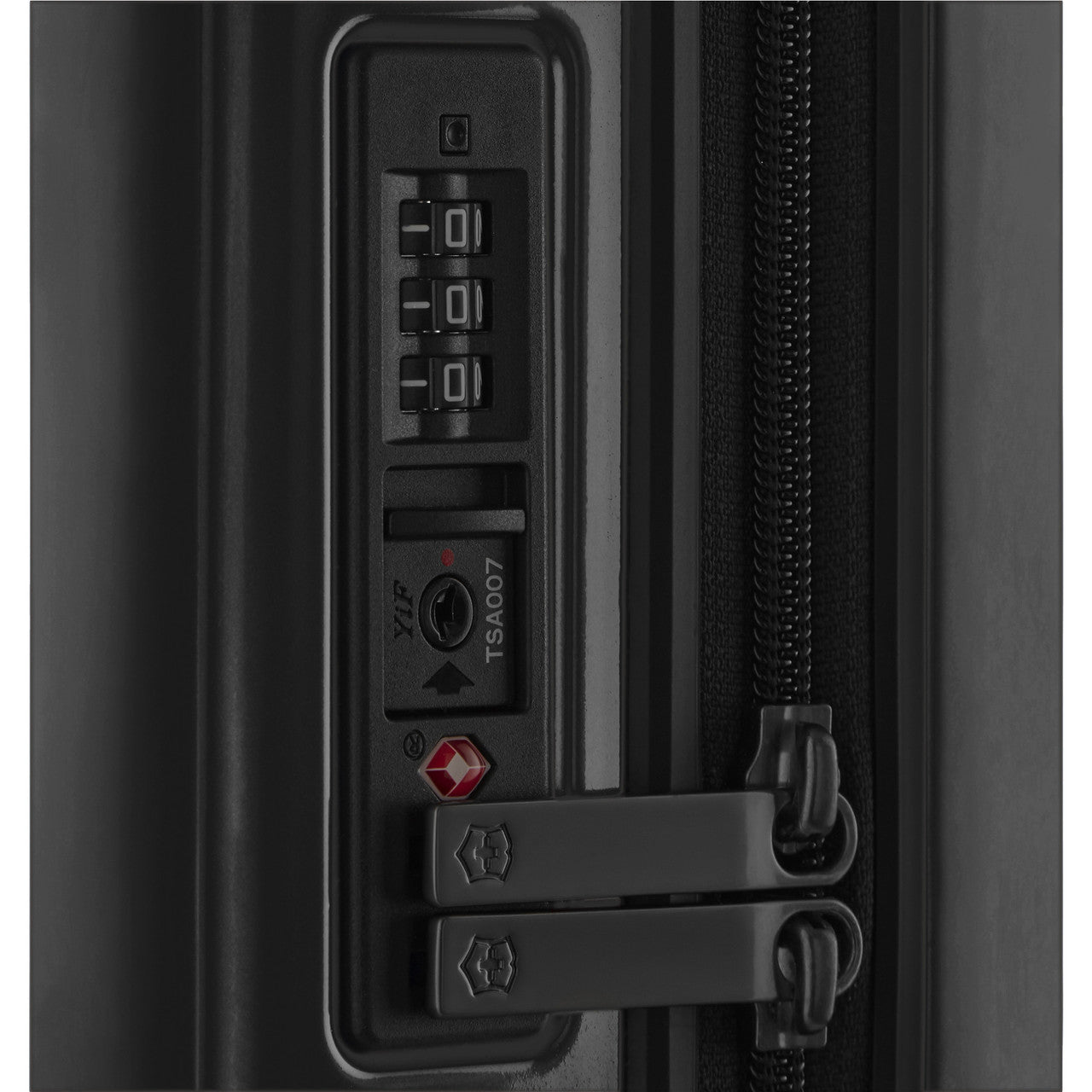 Airox Large Hardside - Black D30 VICTORINOX