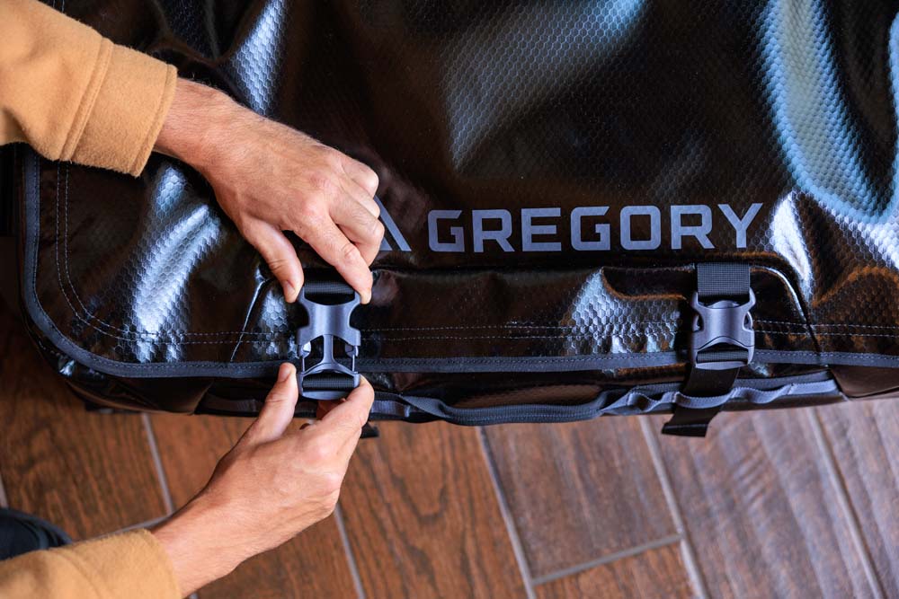 Alpaca Wheeled Duffel 100 Obsidian Black