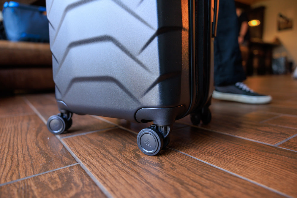 Cache Int. Carry On Black Lichen