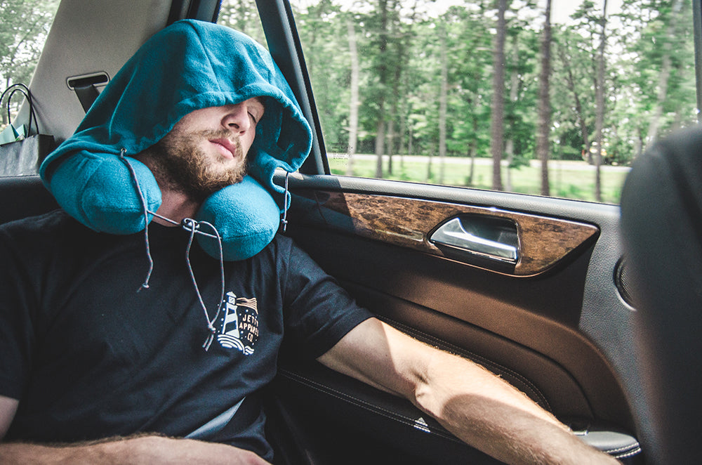 Hooded Neck Travel Pillow D20 GRAND TRUNK   